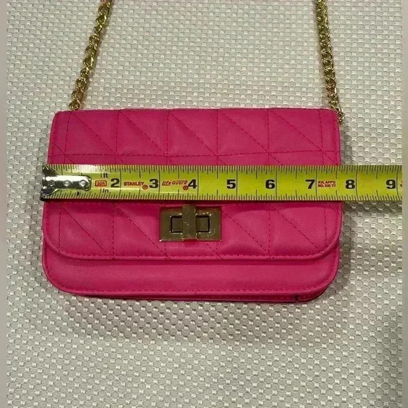 Aldo Hot Pink/Fuchsia quilted removable Gold Chain Turn Lock crossbody - Picture 3 of 11